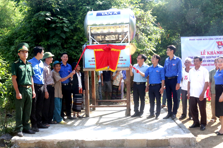 Khánh thành công trình nước sạch tại xã Trường Sơn