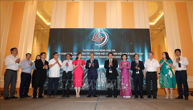 Phát động cuộc thi 'Biên soạn sách, tài liệu dạy và học tiếng Việt cho người Việt Nam ở nước ngoài'