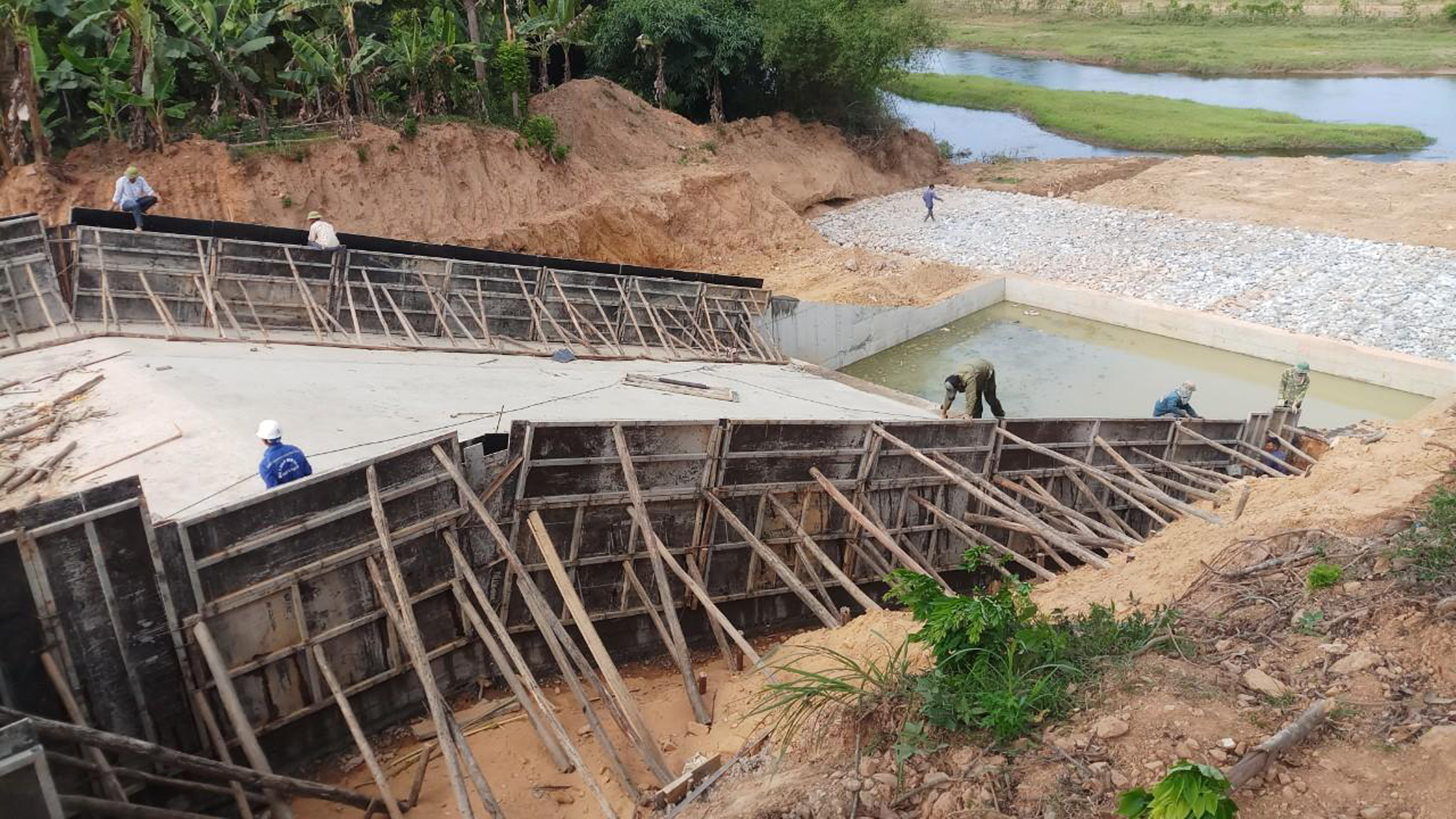 Sẵn sàng ứng phó với bão số 5