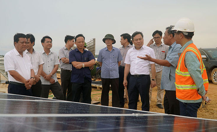 Đồng chí Bí thư Tỉnh ủy kiểm tra công tác phòng chống bão số 5