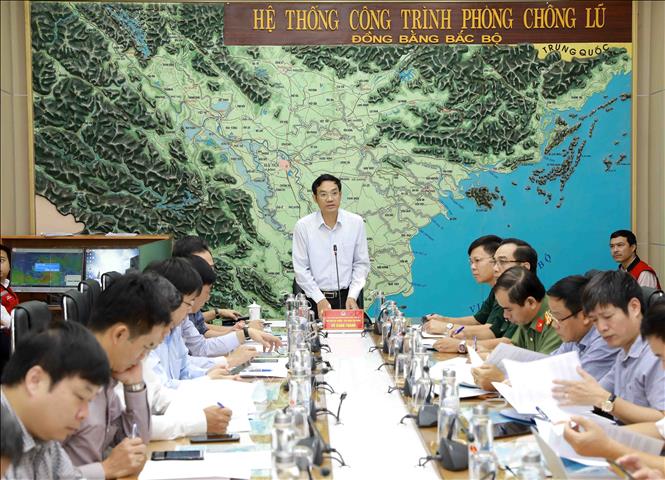 Theo dõi chặt chẽ diễn biến bão số 5 và mưa lũ để chủ động ứng phó