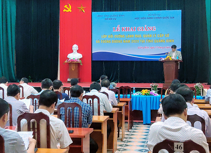 Khai giảng lớp bồi dưỡng lãnh đạo, quản lý cấp sở và tương đương