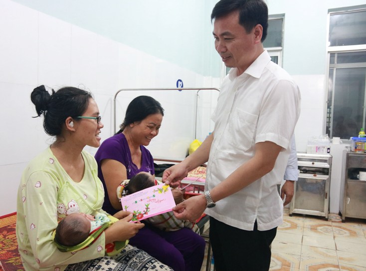 Thi đua để phát triển toàn diện