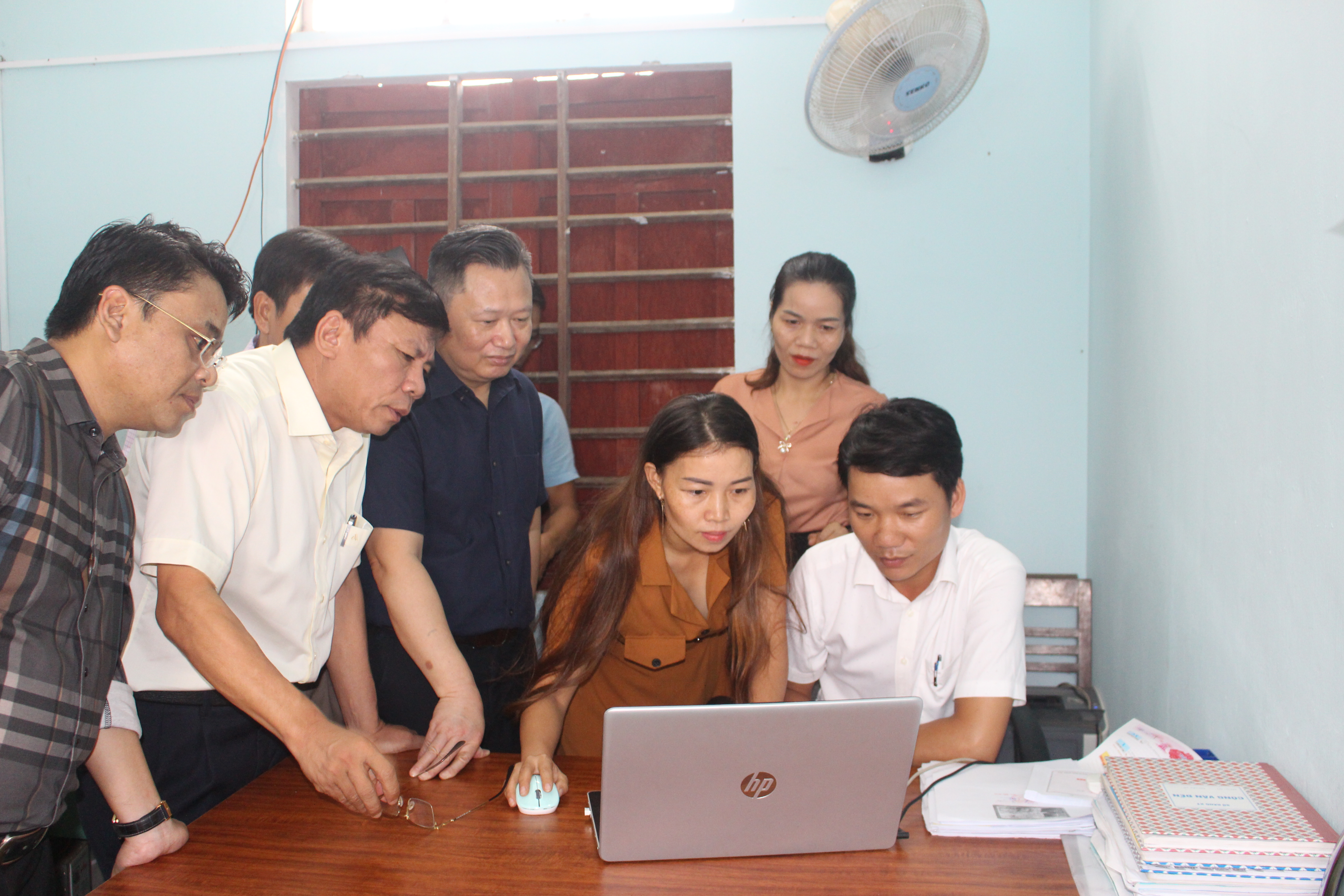 Tăng cường tuyên truyền để người dân, doanh nghiệp sử dụng dịch vụ Chính quyền điện tử
