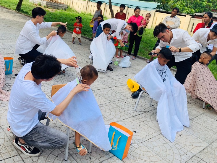 Tổ chức Tết Trung thu cho trẻ em nghèo