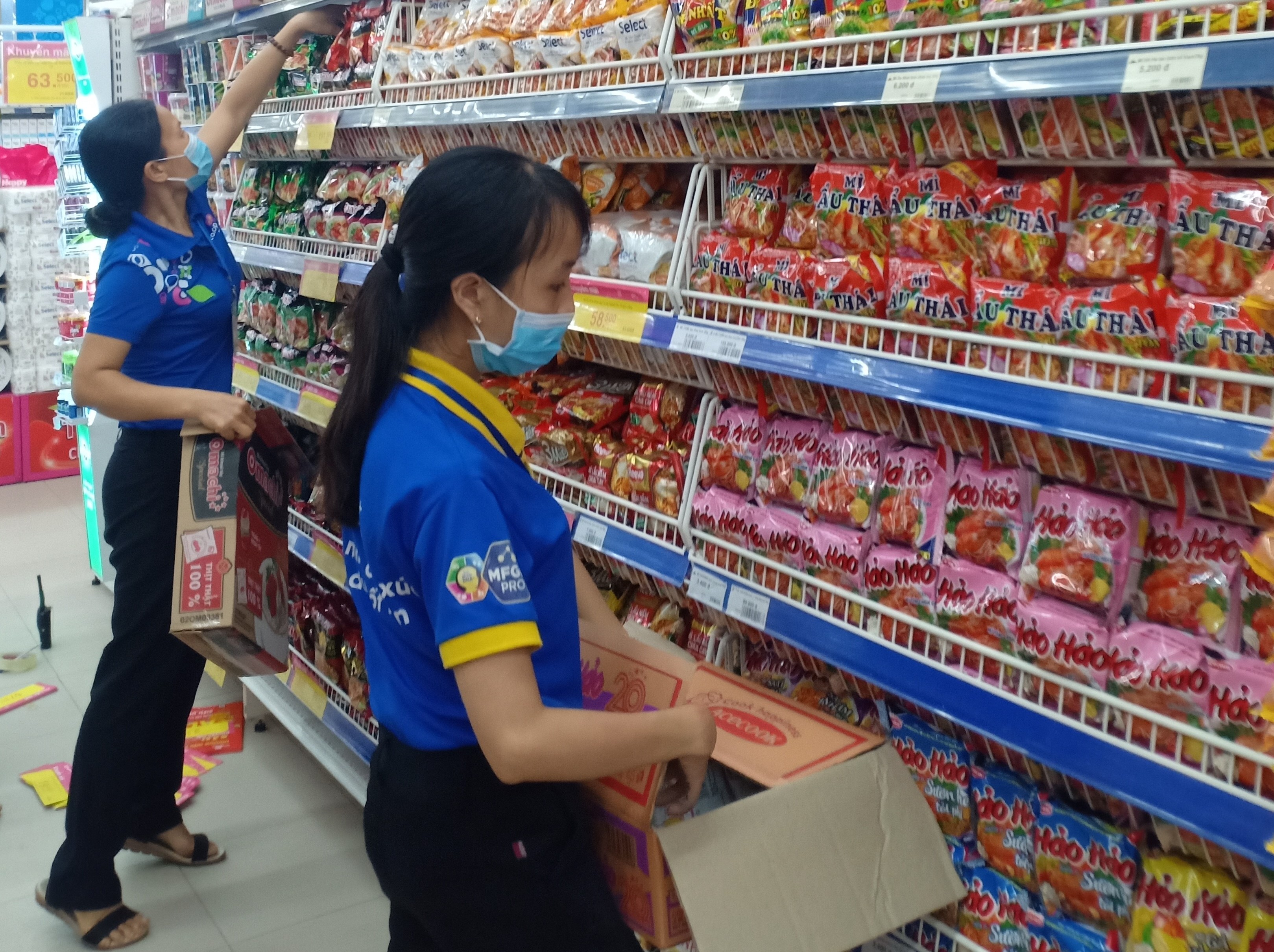 Chủ động dự trữ hàng hóa thiết yếu trong mùa mưa bão