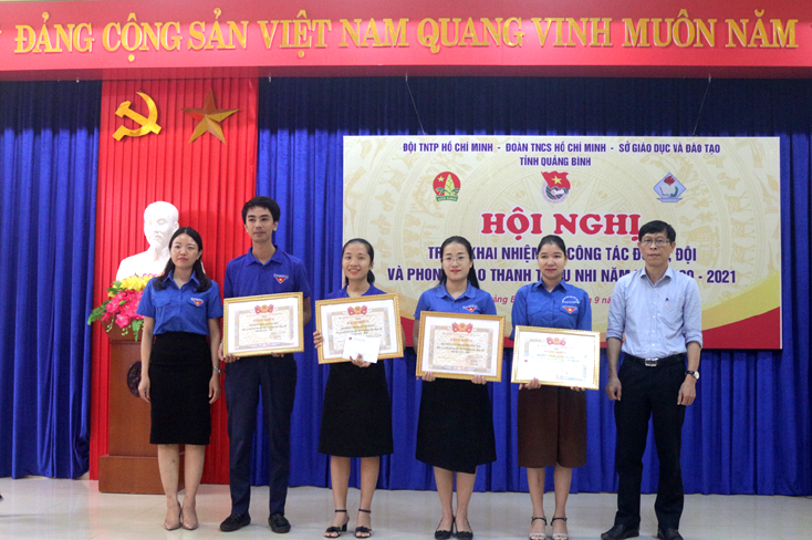 Triển khai công tác Đoàn, Đội và phong trào thanh, thiếu nhi năm học 2020-2021