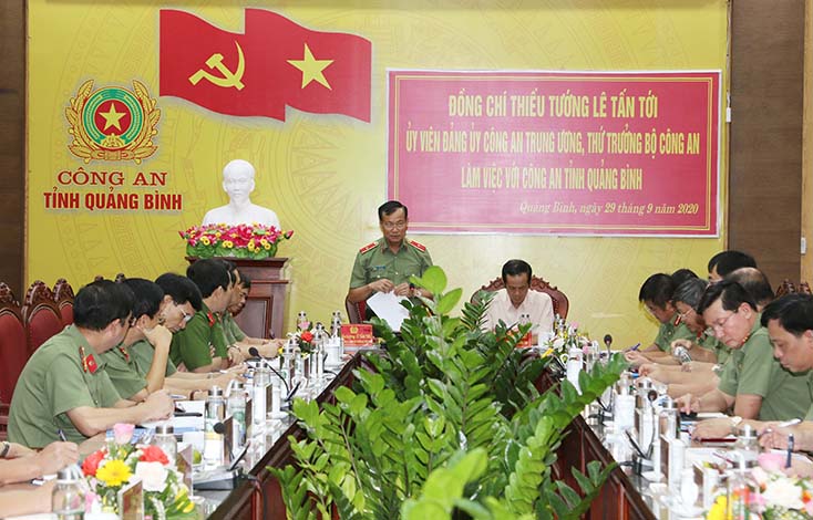 Thứ trưởng Bộ Công an Lê Tấn Tới làm việc tại Quảng Bình