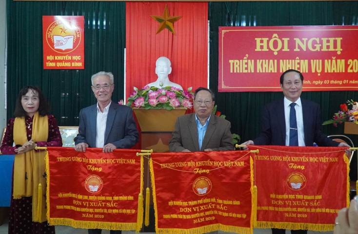 "Niềm vui của học sinh nghèo là hạnh phúc của tôi"