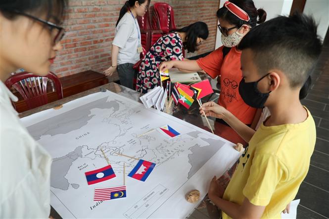 Hoạt động trải nghiệm là bắt buộc nhưng không thể thu tiền tràn lan
