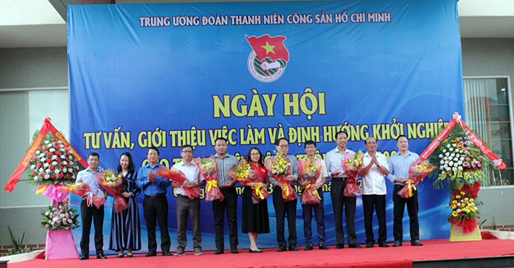 Hơn 1.000 đoàn viên, thanh niên tham gia ngày hội tư vấn, giới thiệu việc làm