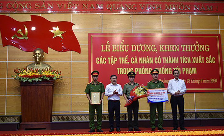 Bộ Công an khen thưởng 9 đơn vị trong đấu tranh đường dây cá độ bóng đá hơn 1.000 tỷ