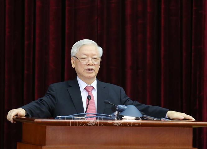 Họp giới thiệu nhân sự Ban Chấp hành Trung ương khóa XIII