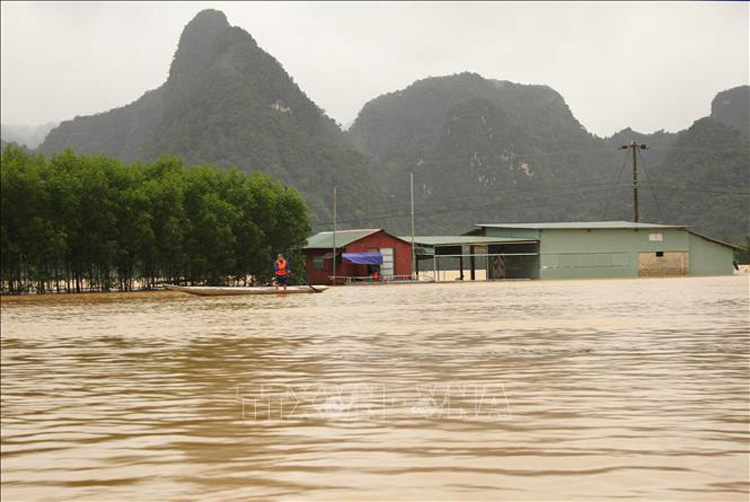 Thời tiết ngày 9-10: Mưa to gây ngập lụt ở các tỉnh Trung Bộ