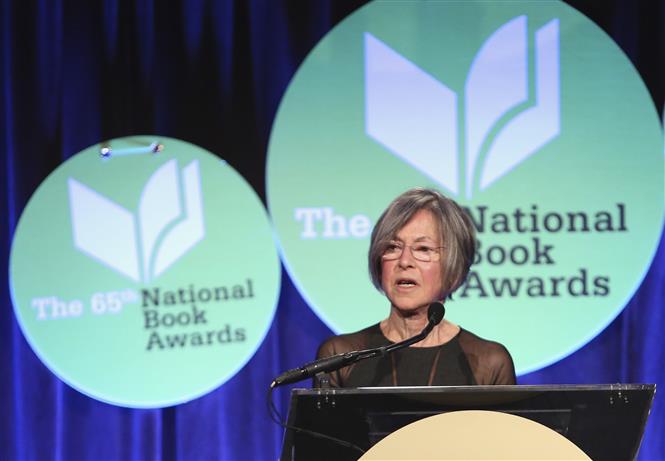 Giải Nobel Văn học 2020 tôn vinh nữ thi sĩ Mỹ Louise Gluck