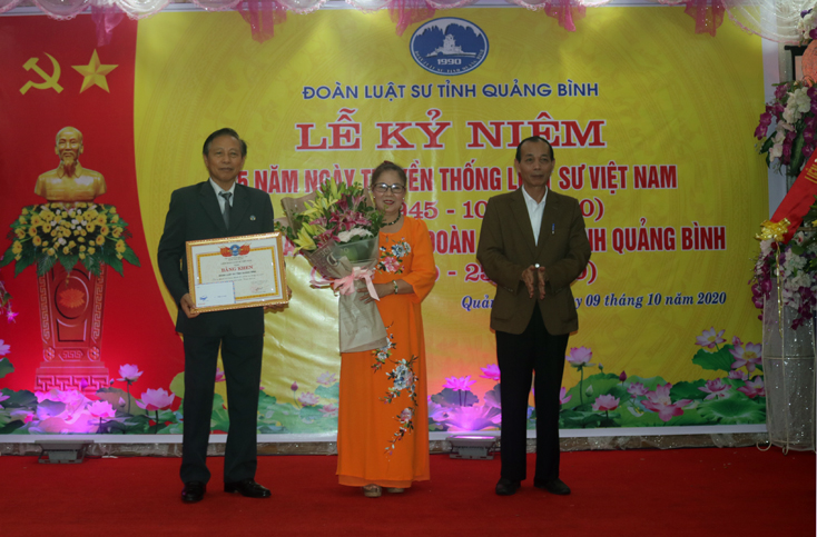 Kỷ niệm 75 năm ngày truyền thống Luật sư Việt Nam và 30 năm ngày thành lập Đoàn Luật sư Quảng Bình