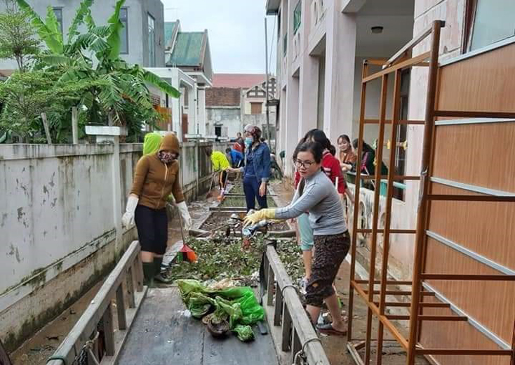Tập trung vệ sinh trường lớp, đón học sinh đi học trở lại