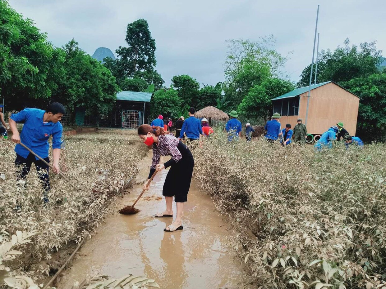 Tăng cường công tác vệ sinh môi trường trong mùa mưa lũ