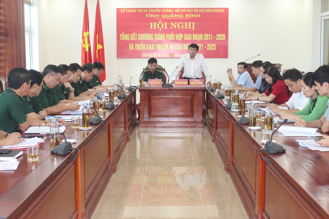Sở Thông tin-Truyền thông và BĐBP Quảng Bình chung tay "giảm nghèo thông tin" ở vùng biên giới, vùng biển