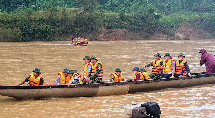 Mùa lũ: Đi và thấy!