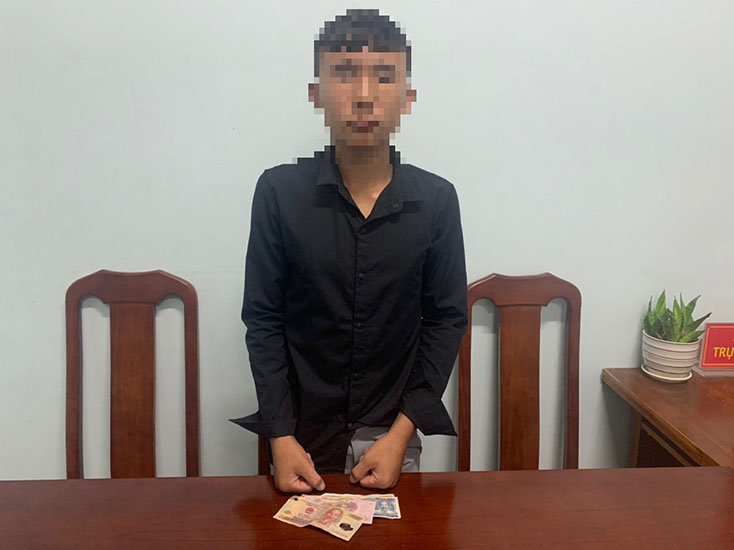 Công an xã Quảng Thủy truy bắt nóng đối tượng cướp giật tài sản
