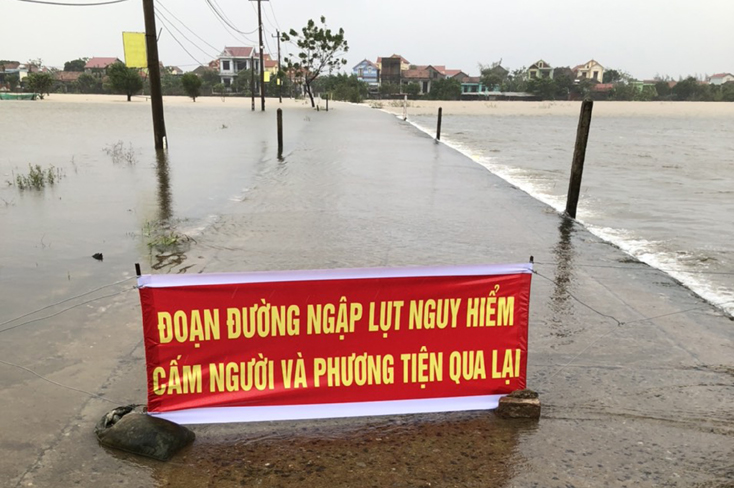 Mưa lớn gây ngập lụt cục bộ tại Quảng Ninh