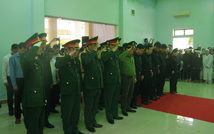 Lãnh đạo tỉnh Quảng Bình tham dự lễ viếng, truy điệu 13 cán bộ, chiến sĩ hy sinh tại thuỷ điện Rào Trăng 3