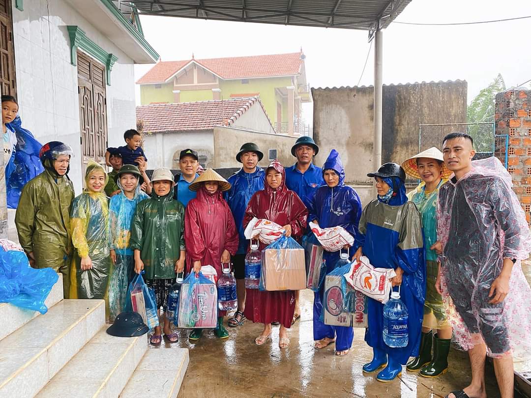 Đoàn Khối các cơ quan tỉnh hỗ trợ người dân vùng lũ