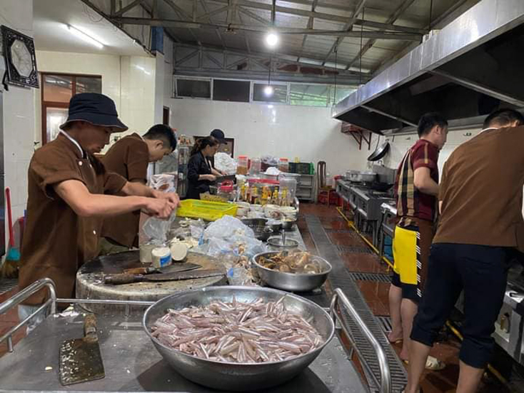 Ngành Du lịch Quảng Bình chung tay cứu trợ lũ lụt