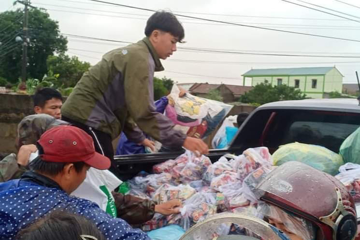 Lệ Thủy: Tập trung cứu trợ, không để dân đói, rét