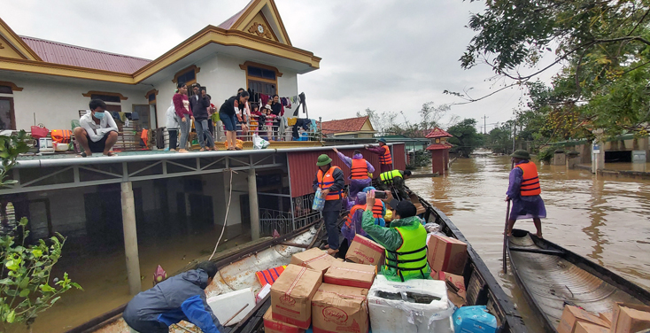 Linh hoạt, sáng tạo trong điều tiết, phân bổ hàng cứu trợ lũ lụt