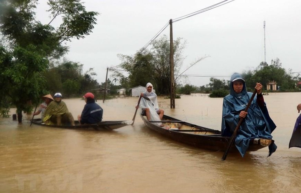Trường đại học hỗ trợ, miễn giảm học phí cho sinh viên vùng lũ