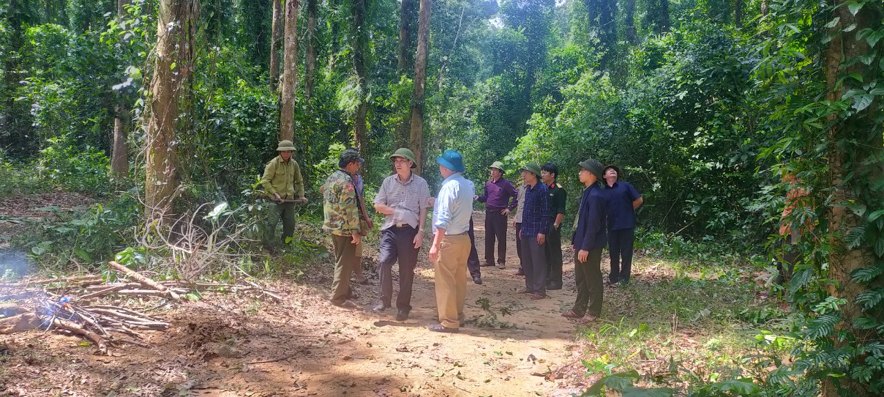 Minh Hóa: Tìm thấy thi thể 2 người đàn ông đi rừng bị nước lũ cuốn trôi