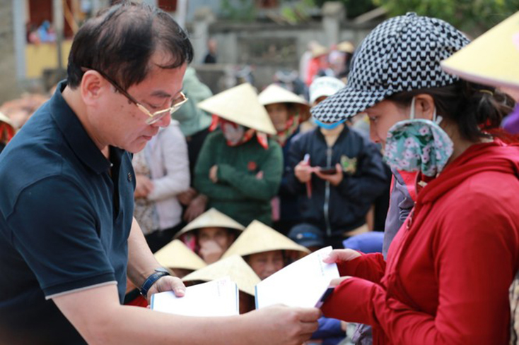 Hướng về người dân vùng lũ