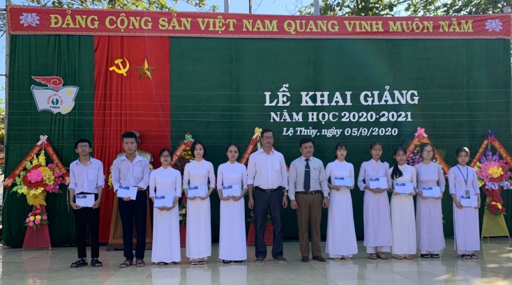 Đồng hành triển khai các ứng dụng CNTT cùng ngành Giáo dục