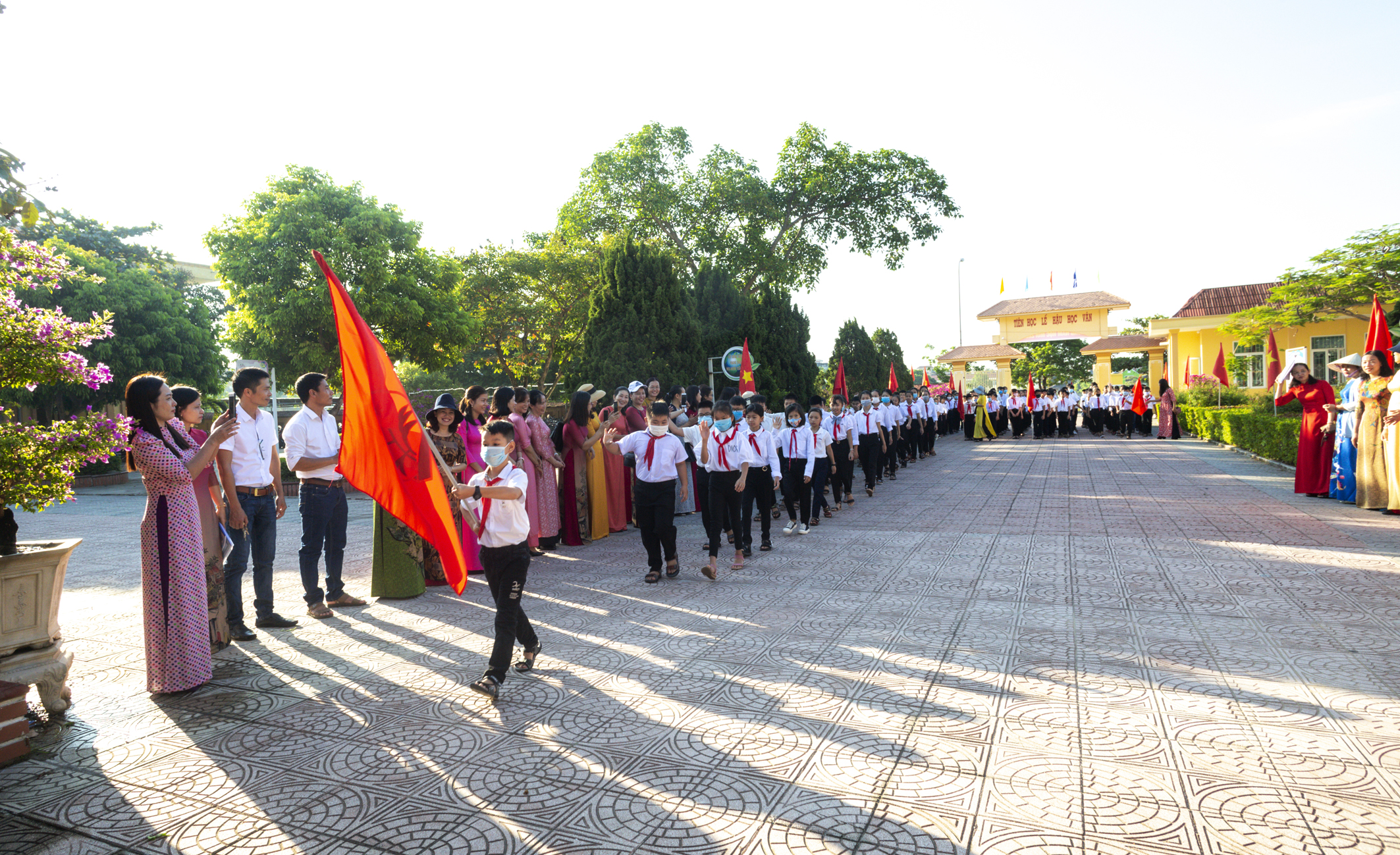 Sức bật từ những phong trào thi đua