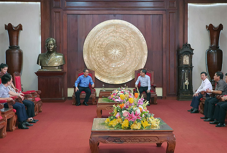 Đồng chí Nguyễn Thiện Nhân làm việc với Thường trực Tỉnh ủy Quảng Bình