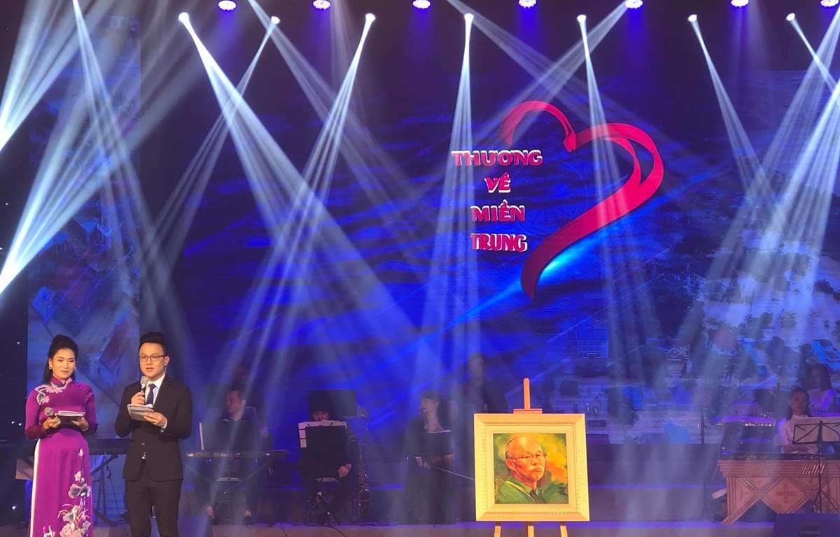 Đêm nhạc ''Thương về miền Trung'': Tấm lòng hướng về người dân vùng lũ
