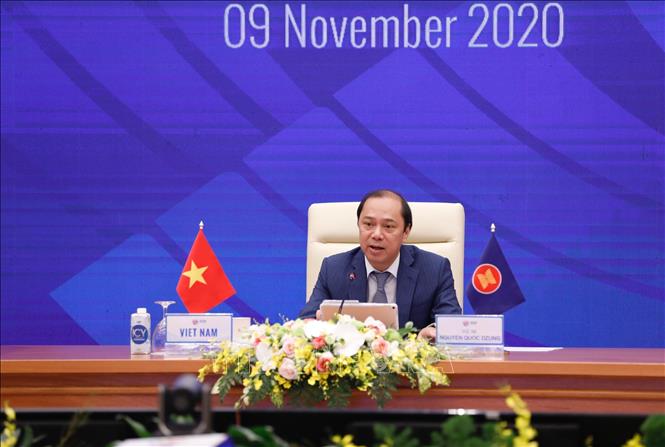 Các Bộ trưởng phụ trách các trụ cột Cộng đồng ASEAN và các quan chức cao cấp họp trù bị