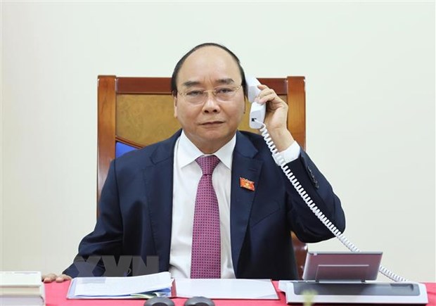 Thủ tướng Chính phủ điện đàm với Thủ tướng Lào Thongloun Sisoulith