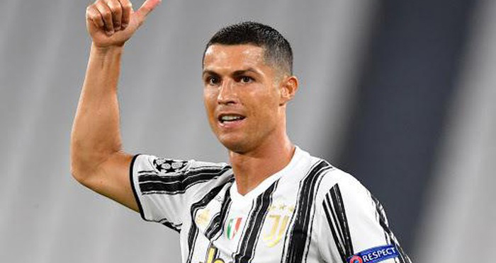 MU sẽ đá với đội hình nào nếu chiêu mộ Ronaldo?