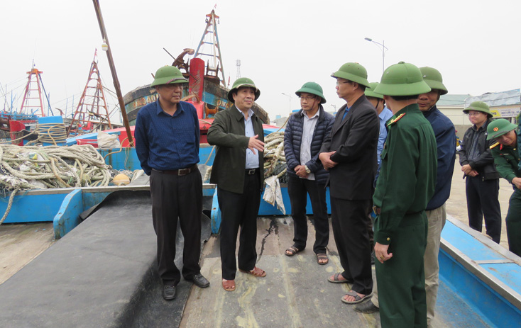 Tập trung mọi nguồn lực ứng phó khẩn cấp với bão số 13