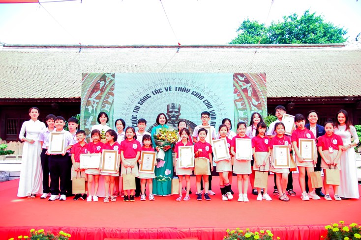 Hệ thống giáo dục Chu Văn An giành giải xuất sắc tại cuộc thi "Sáng tác về thầy giáo Chu Văn An"