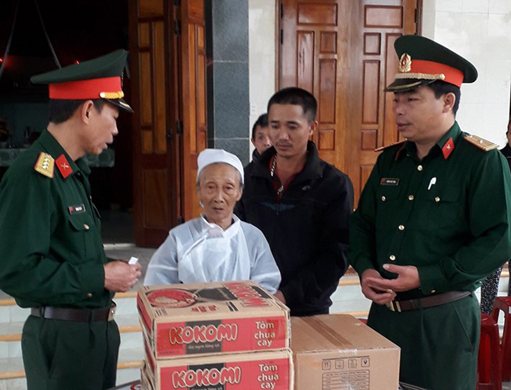 Điểm tựa của nhân dân trong bão lũ