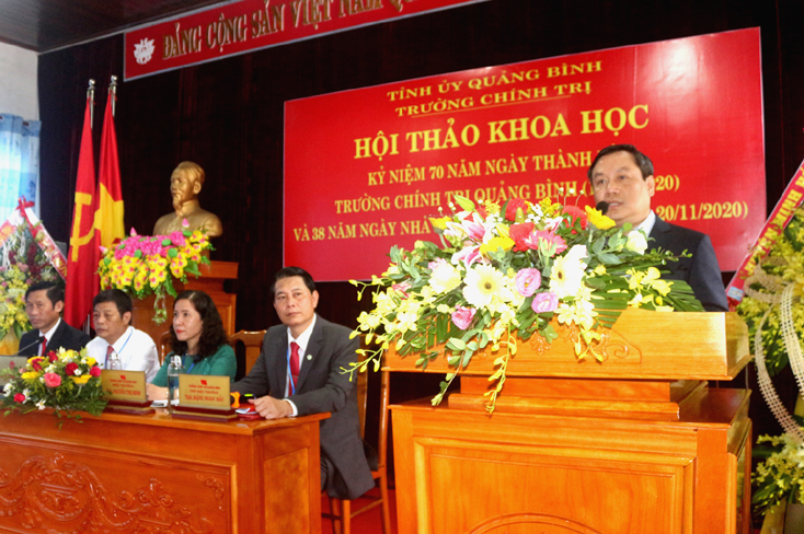 Tăng cường bảo vệ nền tảng tư tưởng của Đảng trong việc giảng dạy lý luận chính trị