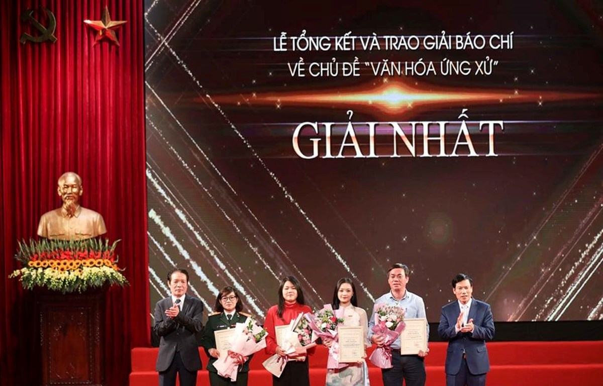 45 cá nhân và tập thể được trao giải báo chí về văn hóa ứng xử