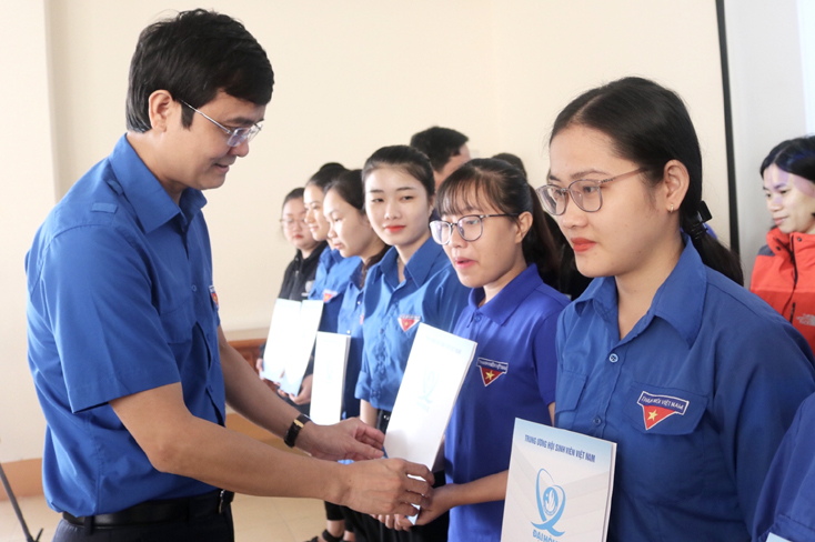 Hướng về người dân vùng lũ Quảng Bình