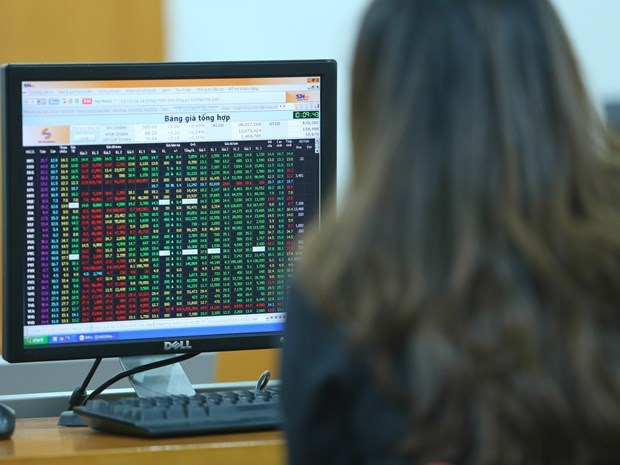 VN-Index chạm tới mốc 1.000 điểm trong phiên mở cửa sáng 25-11