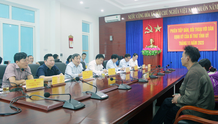 Đồng chí Bí thư Tỉnh ủy tiếp, đối thoại với người dân