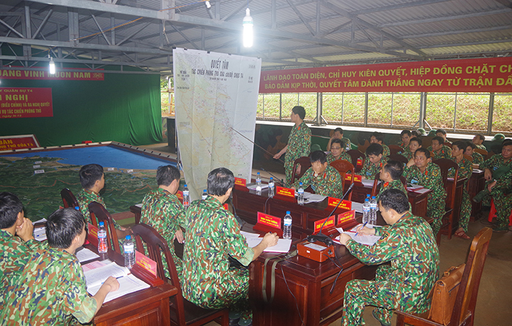 Luyện tập chỉ huy tham mưu 1 bên 2 cấp trên bản đồ và ngoài thực địa